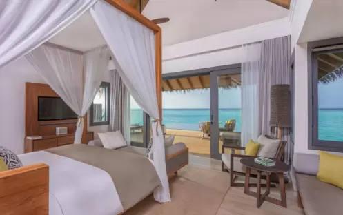 OVERWATER POOL VILLA BEDROOM